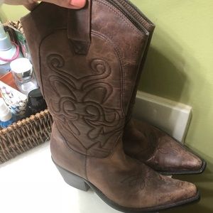 Size 6 brown cowboy boots